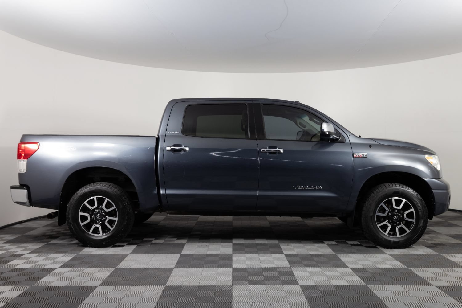 Used 2010 Toyota Tundra Limited w/ Memory Pkg AWD/4WD image 9