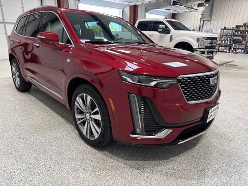 Used 2020 Cadillac XT6 Premium Luxury AWD/4WD image 4
