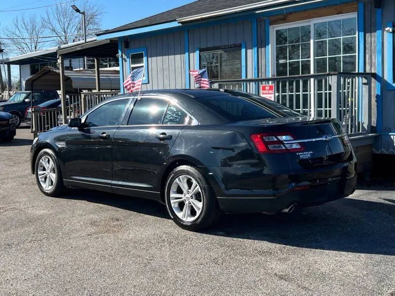 Used 2015 Ford Taurus SEL FWD image 8