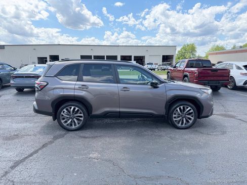 Used 2025 Subaru Forester Touring w/ Popular Package - Touring AWD/4WD image 5