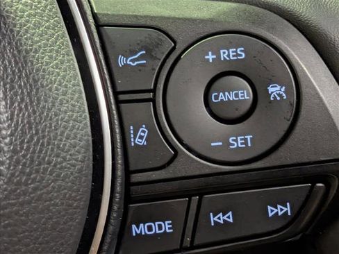 Used 2025 Toyota RAV4 XLE w/ Convenience Package image 16