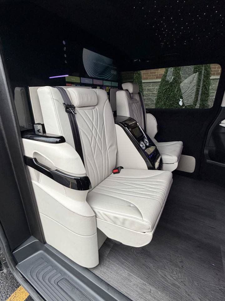 Used 2022 Mercedes-Benz Metris Passenger image 5