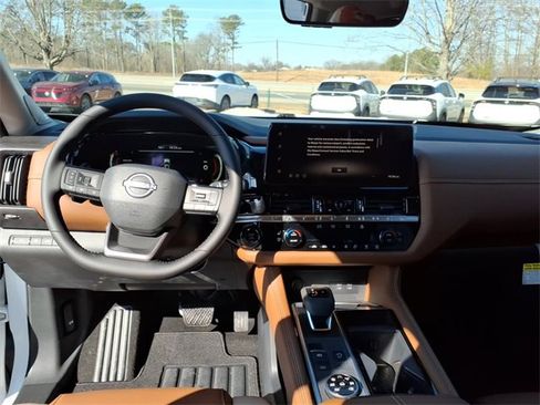 New 2026 Nissan Pathfinder Platinum image 9