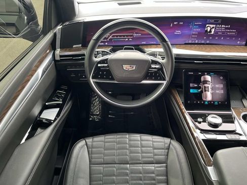 Used 2025 Cadillac Escalade Sport Platinum w/ LPO, ONYX Package image 14