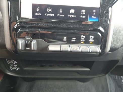 Certified 2026 RAM 2500 Big Horn AWD/4WD image 24