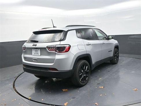 New 2026 Jeep Compass Latitude image 7