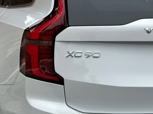 New 2026 Volvo XC90 B6 Plus image 7