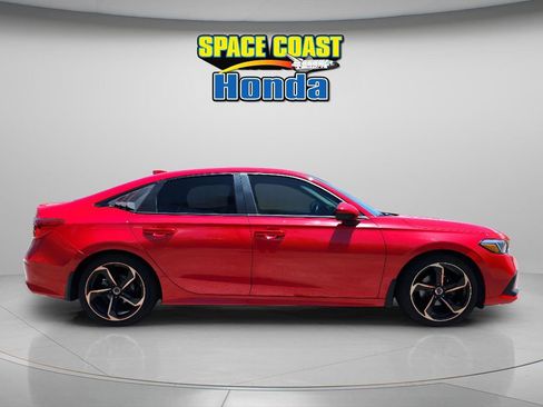 Used 2022 Honda Civic Touring image 13
