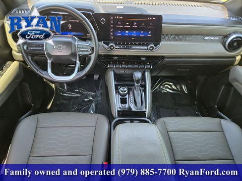 Used 2025 Chevrolet Colorado ZR2 w/ Technology Package AWD/4WD image 19
