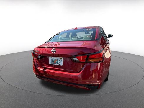 Used 2025 Nissan Altima 2.5 SV FWD image 17