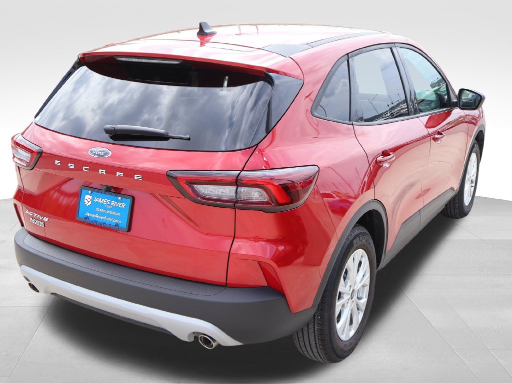 Certified 2025 Ford Escape Active w/ Cold Weather Package FWD image 6