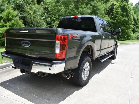 Used 2018 Ford F250 XLT w/ XLT Premium Package AWD/4WD image 4