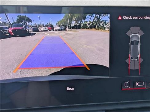 Used 2025 Audi Q5 2.0T Premium image 13