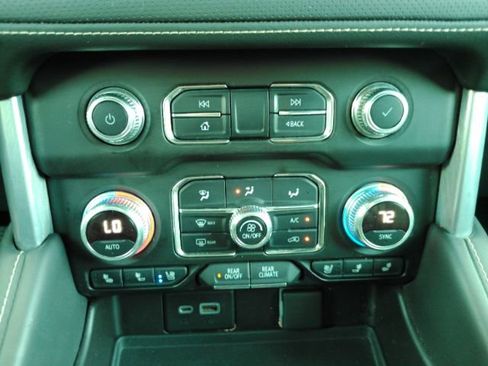 Used 2021 GMC Yukon SLT w/ SLT Luxury Package RWD image 49
