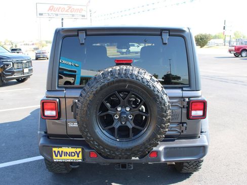 Used 2025 Jeep Wrangler Unlimited Sport AWD/4WD image 7