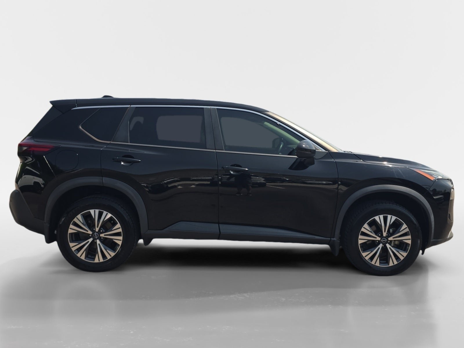 Used 2022 Nissan Rogue SV FWD image 2