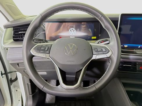 New 2026 Volkswagen Tiguan SE FWD image 12