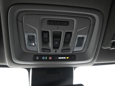 Used 2023 GMC Sierra 1500 SLT w/ SLT Premium Package AWD/4WD image 17