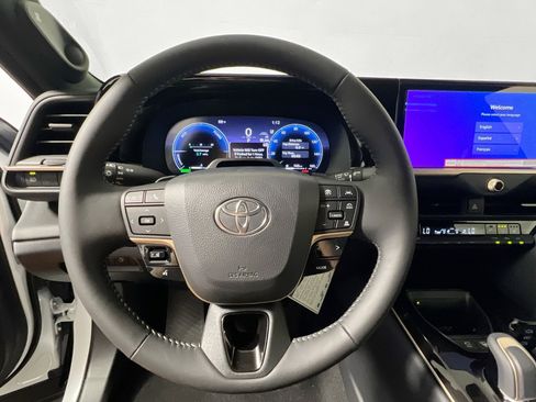 New 2026 Toyota Crown Platinum AWD/4WD image 17