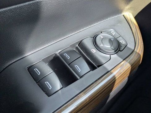 Used 2019 GMC Acadia SLE image 23