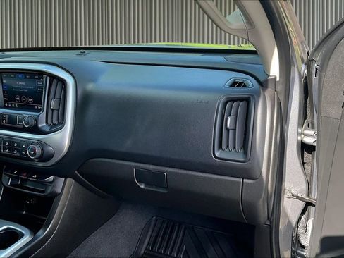 Used 2022 Chevrolet Colorado LT RWD image 18