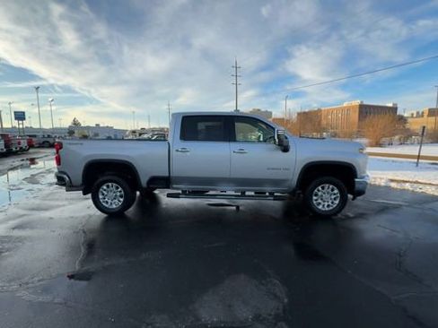 Used 2021 Chevrolet Silverado 2500 LTZ image 9