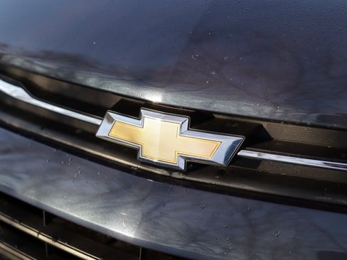 Used 2019 Chevrolet Trax LT w/ LT Convenience Package image 29