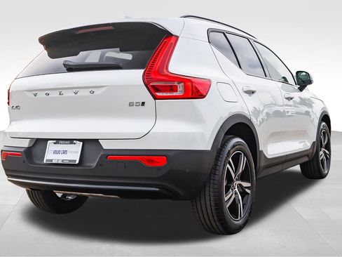 New 2026 Volvo XC40 B5 Core w/ Climate Package AWD/4WD image 5