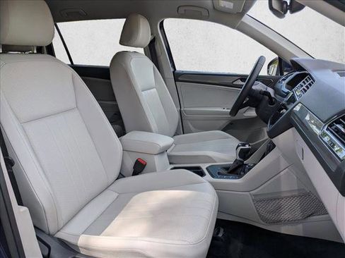 Used 2023 Volkswagen Tiguan SE FWD image 21