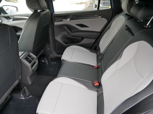 New 2026 Volkswagen Tiguan SE R-Line AWD/4WD image 9