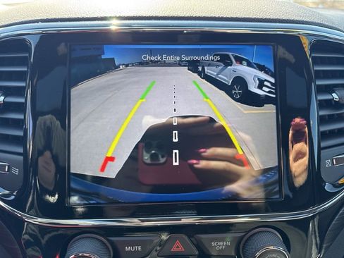 Used 2022 Jeep Grand Cherokee Laredo X image 7