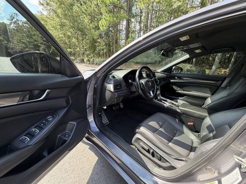 Used 2020 Honda Accord Sport image 11