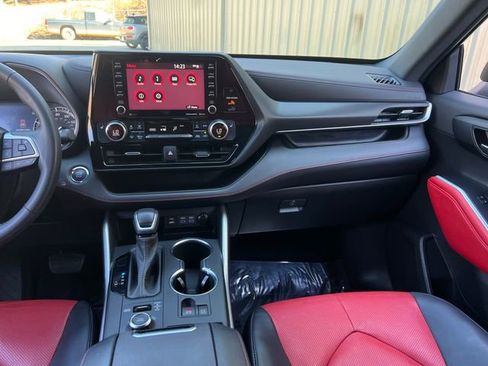 Used 2022 Toyota Highlander XSE image 15