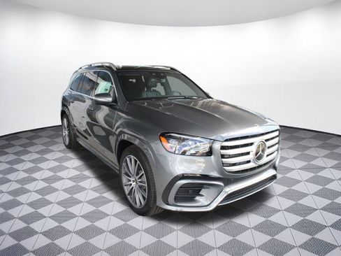 Used 2025 Mercedes-Benz GLS 450 4MATIC image 7