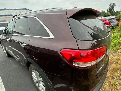 Used 2016 Kia Sorento FWD w/ LX Convenience Package image 5