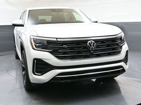 Used 2025 Volkswagen Atlas Cross Sport SEL Premium R-Line image 8