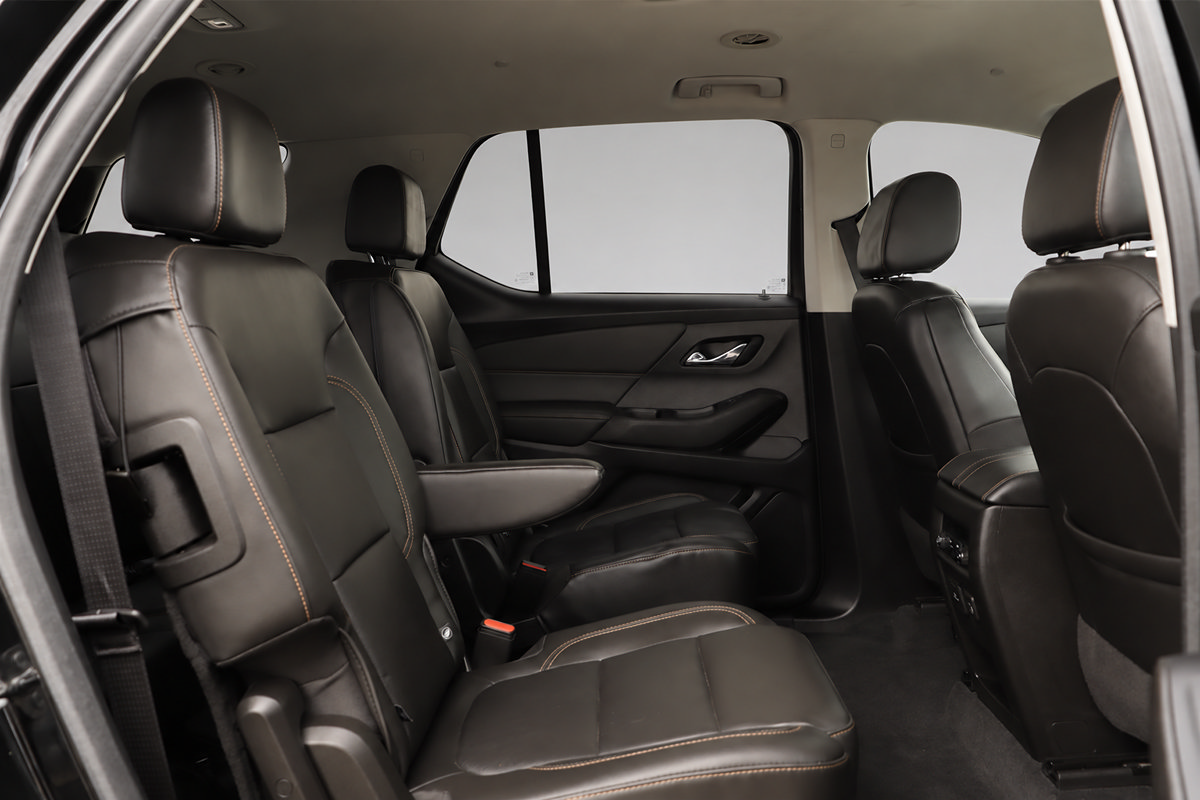Used 2020 Chevrolet Traverse RS FWD image 14