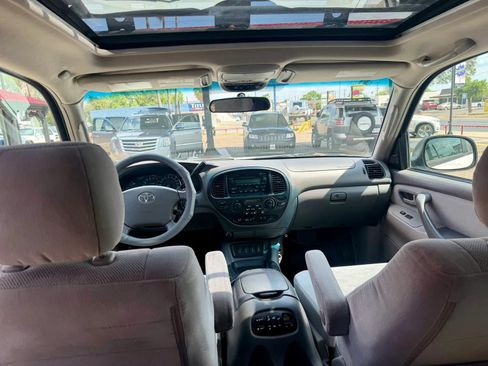 Used 2006 Toyota Sequoia SR5 AWD/4WD image 12