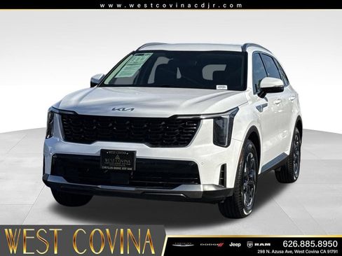 Used 2024 Kia Sorento S FWD image 4