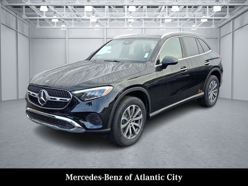 Used 2026 Mercedes-Benz GLC 300 4MATIC image 2
