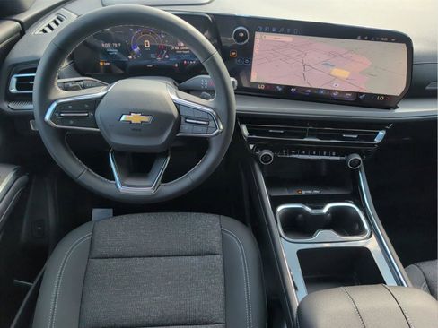New 2026 Chevrolet Traverse LT w/ Driver Confidence Package FWD image 24