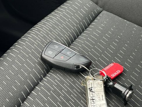Used 2025 Chevrolet Equinox LT FWD image 24