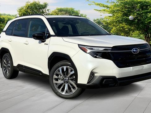 New 2025 Subaru Forester Touring image 2