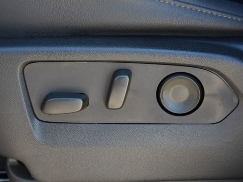 Used 2024 Chevrolet Tahoe Z71 w/ Luxury Package image 15