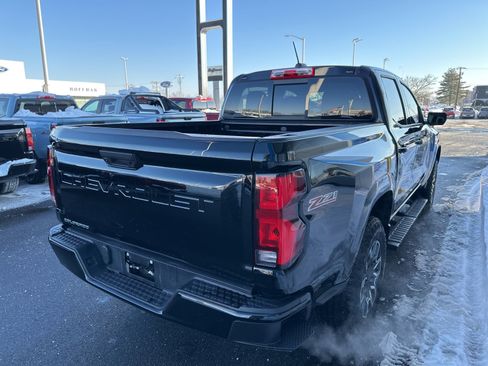 Used 2023 Chevrolet Colorado Z71 w/ Z71 Convenience Package 2 image 4