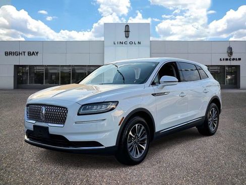 Certified 2022 Lincoln Nautilus AWD w/ Premium Package image 2