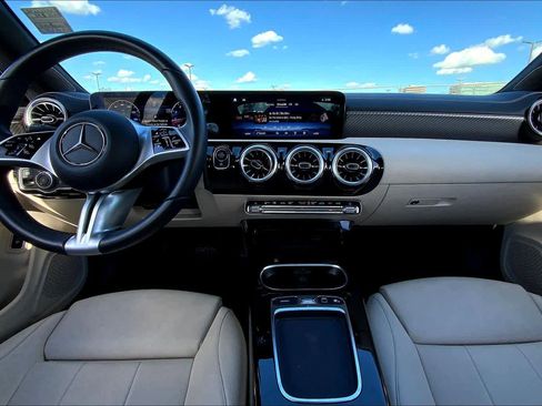 Used 2025 Mercedes-Benz CLA 250 image 15