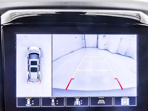 Used 2022 Chevrolet Traverse RS FWD image 15