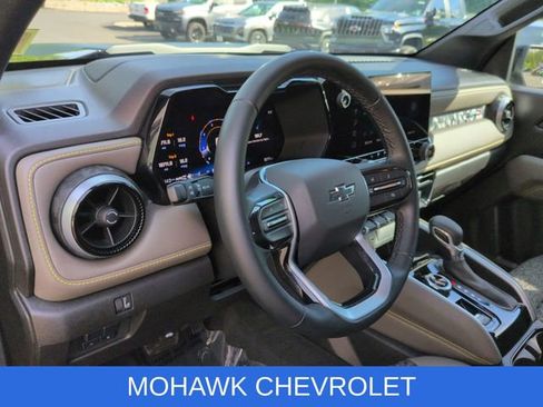 Certified 2024 Chevrolet Colorado ZR2 w/ Technology Package AWD/4WD image 11