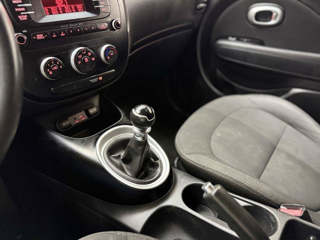 Used 2016 Kia Soul FWD image 16